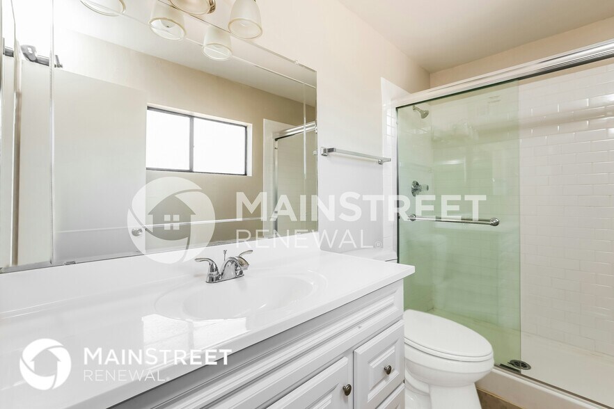 Building Photo - 12022 S Mandan St
