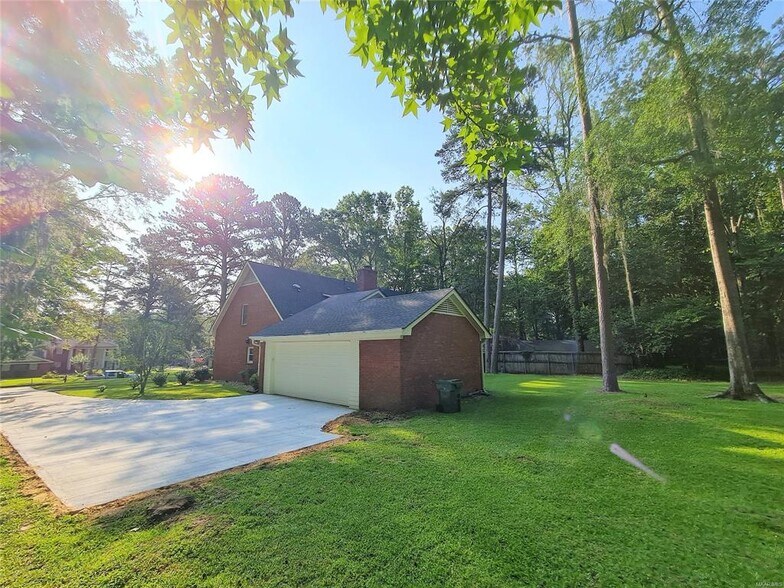 Building Photo - 6474 Halcyon Dr