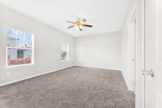 Building Photo - 2885-2885 5th St