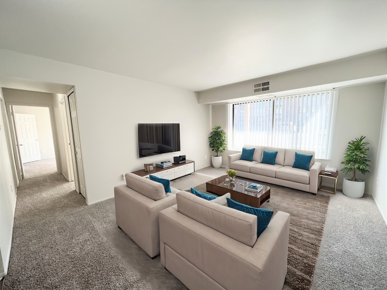 Building Photo - Trafalgar Square Apartments
