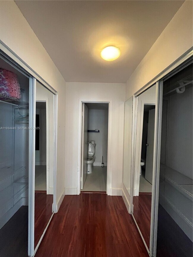 Building Photo - 200 SE 15th Rd