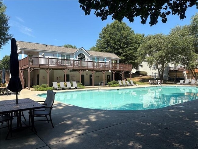 Building Photo - 2450 Clock Face Ct