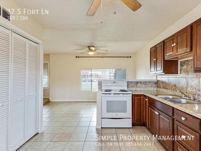 Building Photo - 37 S Fort Ln