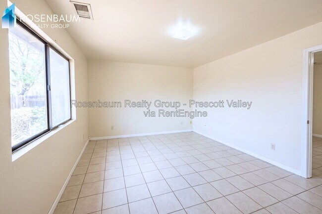 Building Photo - 3442 N Greg Dr