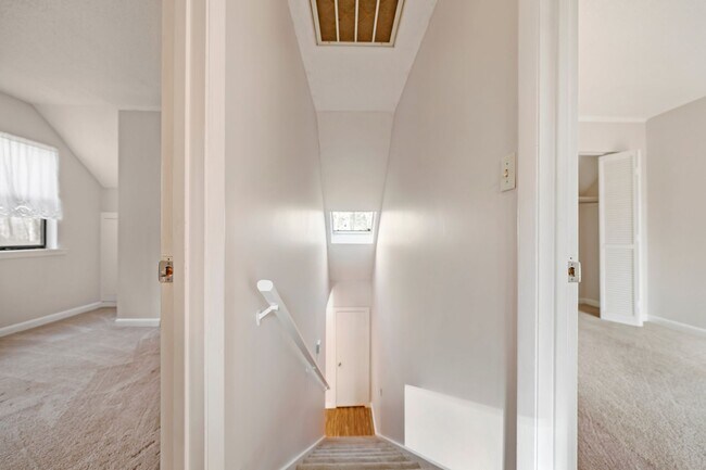 Building Photo - Adorable 3-Bedroom 1.5 Bath Townhome In A Peaceful Wooded Setting In Chapel Hill!