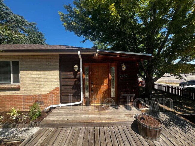Building Photo - 2487 S Corona St