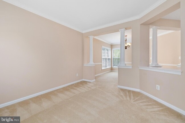 Building Photo - 9036 Woodpecker Ct