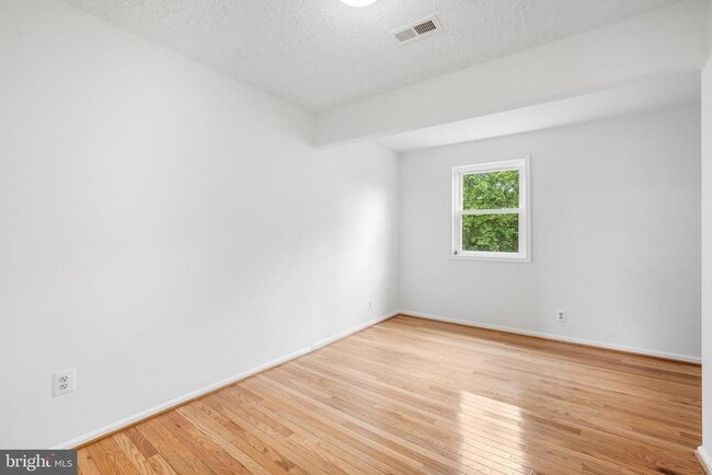 Building Photo - 13320 Scibilia Ct