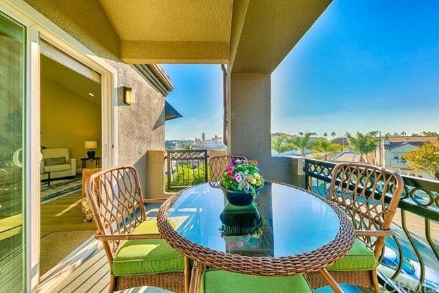 Building Photo - 420 Lake St