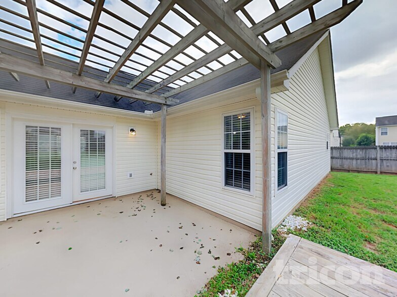 Building Photo - 1002 Bent Branch Dr SW