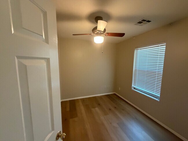 Building Photo - 6829 E San Tan Way