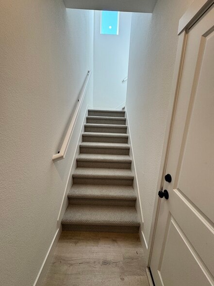 Building Photo - 201 W Rustica Dr