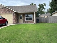 Building Photo - 11 S Kansas Ct