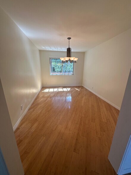 Building Photo - 4400 Portico Pl