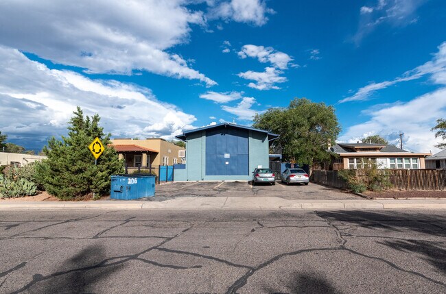 Primary Photo - 206 Princeton Dr SE