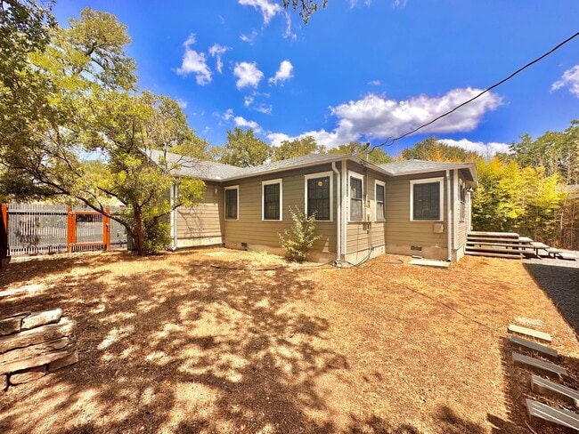 Building Photo - Cherrywood 3x2 + Detached Studio/At-Home Office