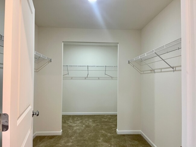 Building Photo - 721 Dropseed Ln