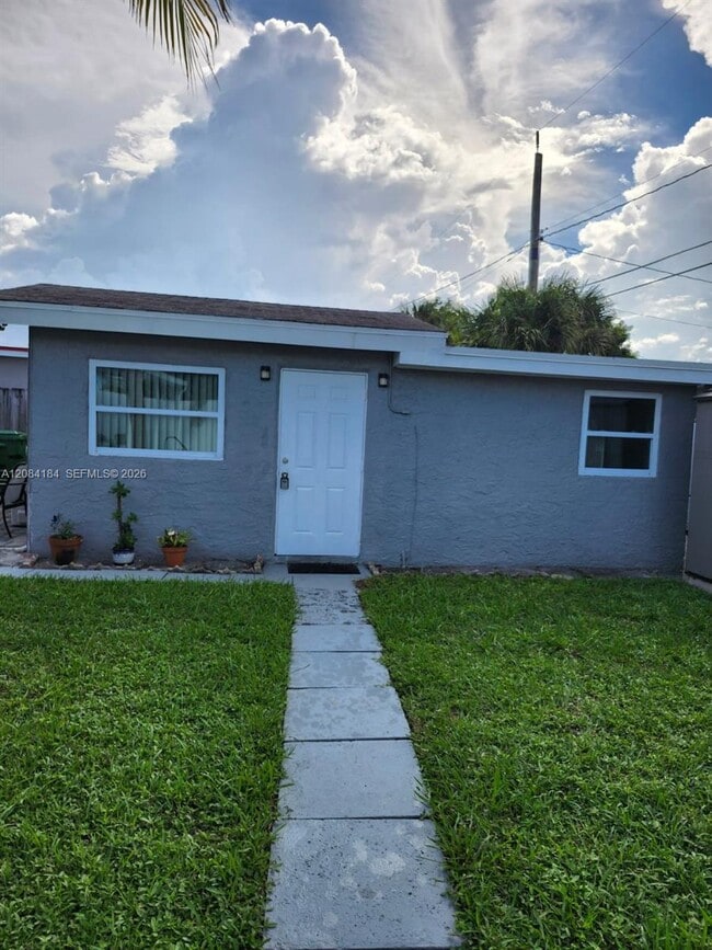 Building Photo - 137 Abaco Dr