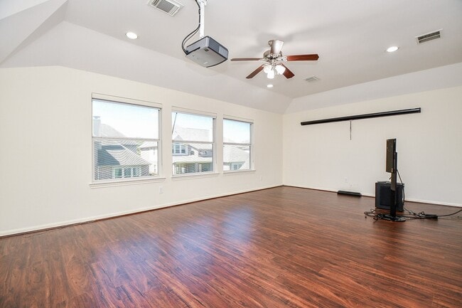 Building Photo - 4322 Pensacola Oaks Ln