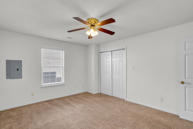 Building Photo - 1704-1706-1706 Juniper Dr