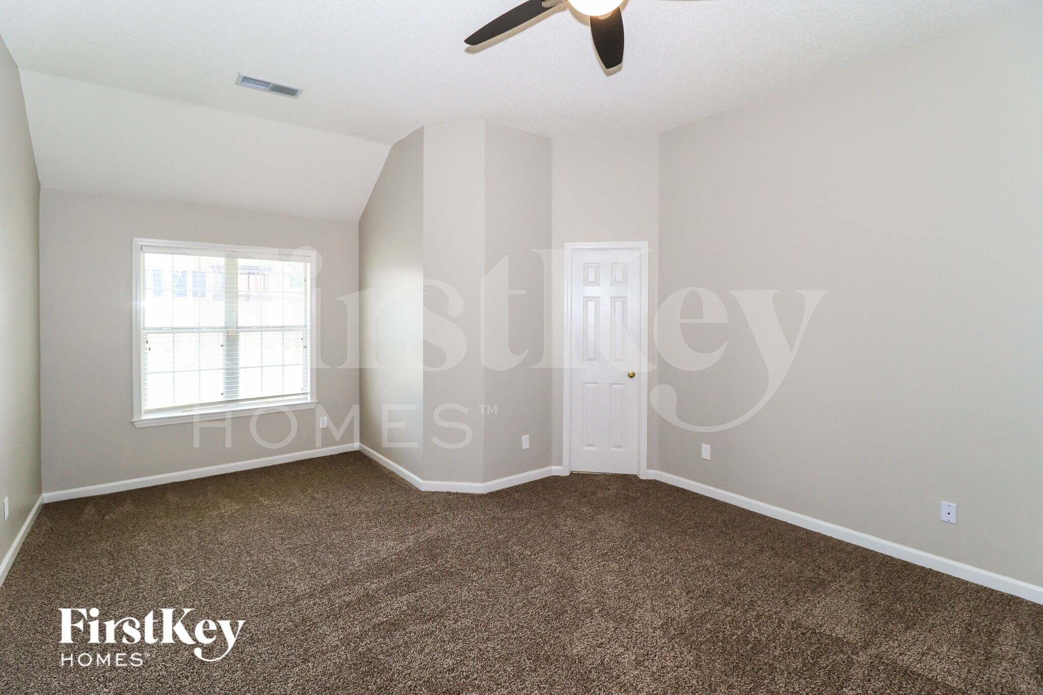 Building Photo - 4980 Rivercrest Ln