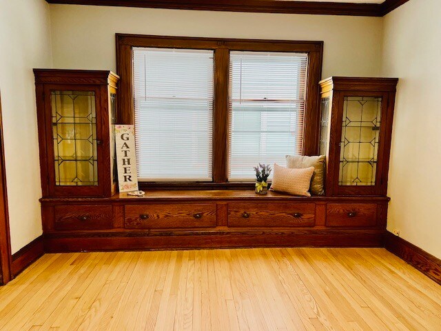 Building Photo - 2198 Chesterland Ave