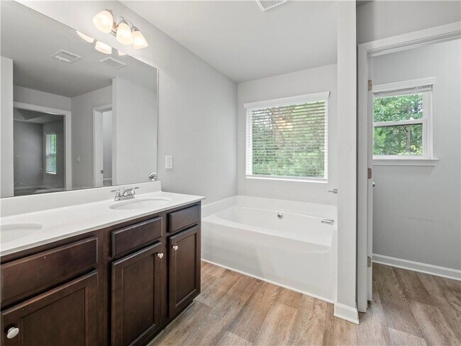 Building Photo - 1180 Grayson Oaks Dr