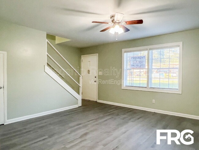 Building Photo - 111 W 15th St