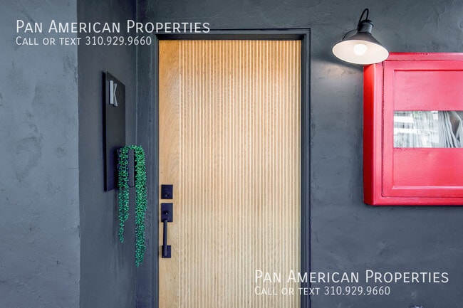 Building Photo - 1105 N Pacific Coast Hwy