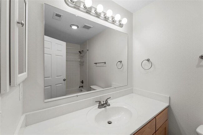 Building Photo - 2209 S Braeswood Blvd