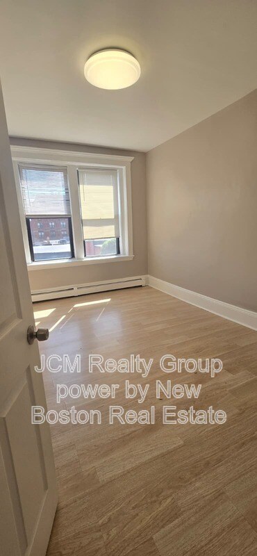 Building Photo - 116-124A Central Ave