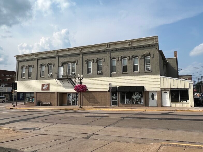 Building Photo - 630 Broadway St S