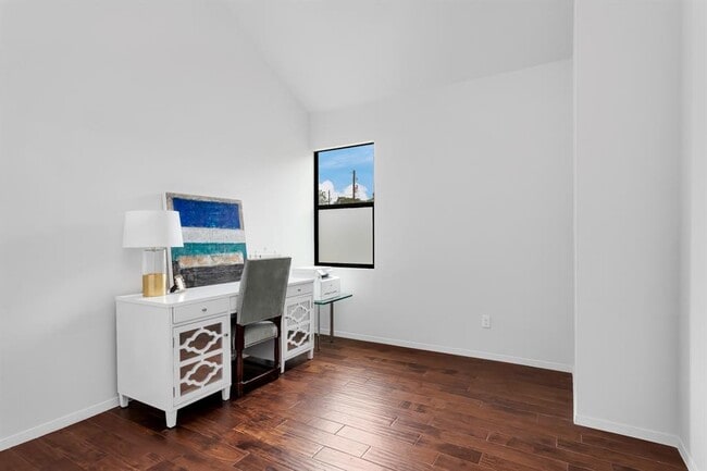 Building Photo - 14505 Running Deer Trail