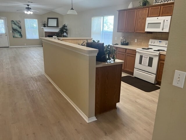 Building Photo - TOTALLY UPDATED & Spacious 4/2/2 in Fort Worth