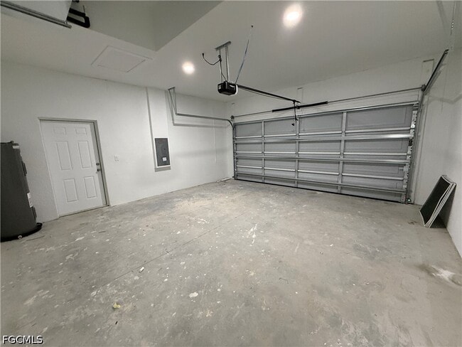 Building Photo - 847 Genoa Ave S