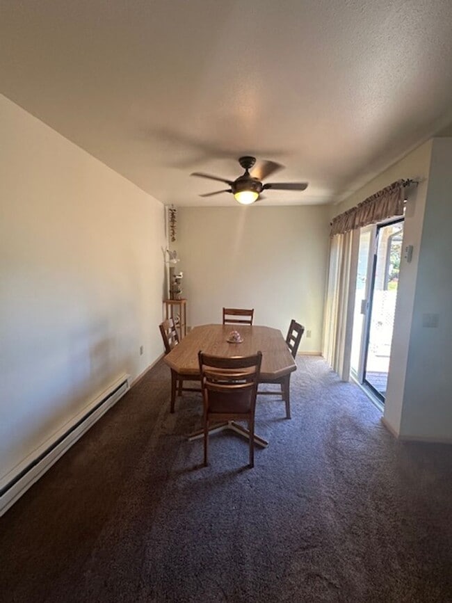 Building Photo - 1476 Glenwood Dr