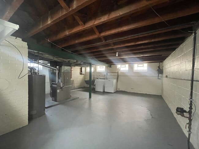 Building Photo - 4173 Hinsdale Rd