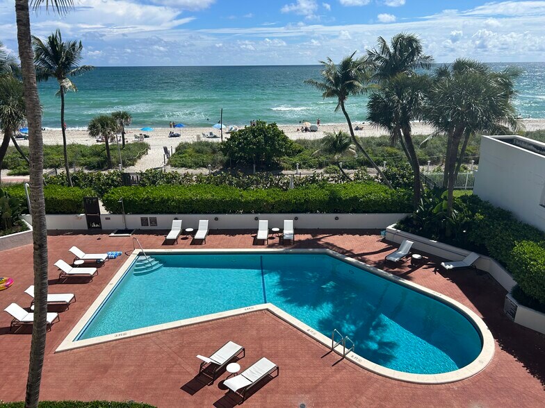 Private Heated Pool - 5415 Collins Ave