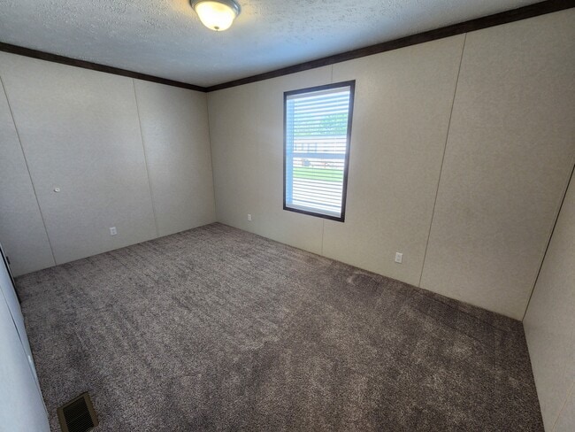 Building Photo - 659 Oregon St