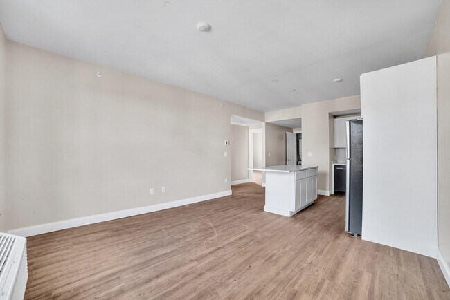 Building Photo - 127 Centre St