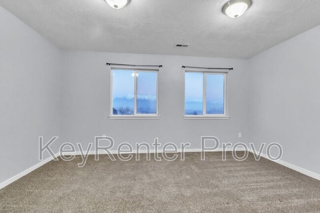 Building Photo - 2004 Churchill Dr