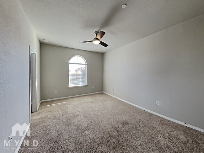 Building Photo - 1001 Zodiac Ln