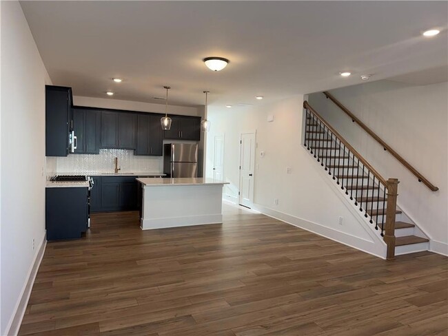 Building Photo - 1605 Aeslin Dr NW