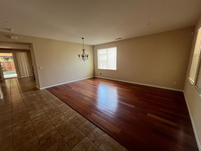 Building Photo - Spacious 4-Bedroom Home in Woodland –Cul-d...