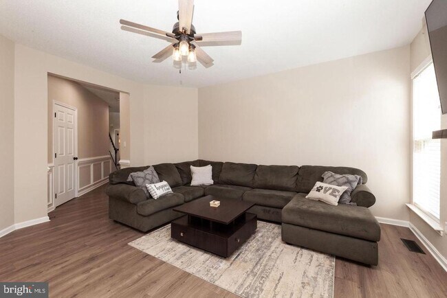 Building Photo - 1011 Martin Dr