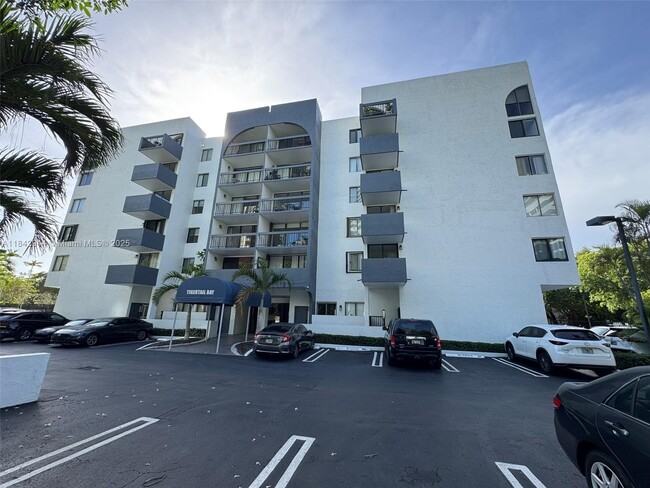 Primary Photo - 2715 Tigertail Ave