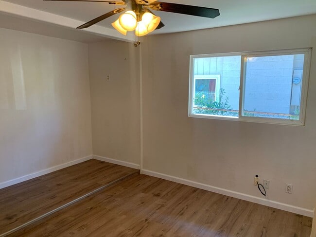 Building Photo - 571 Maalo St