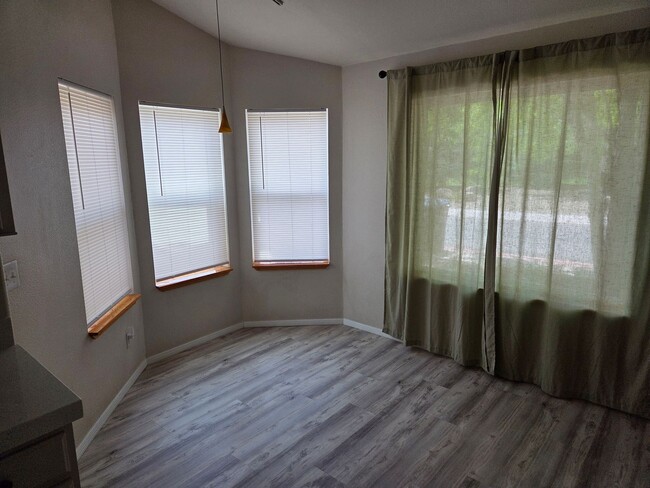 Building Photo - AVAILABLE NOW! Beautifully Remodeled Home ...