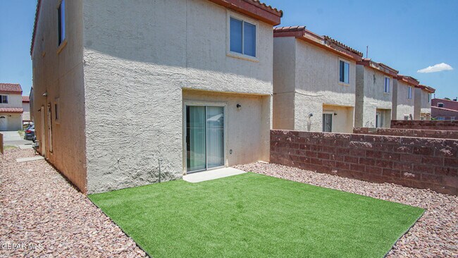 Building Photo - 11024 Sunshine Ct
