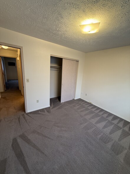 Building Photo - 3418 E 57th Ave